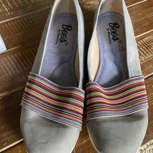 Bees by Beacon Gray Flats size 9W 9 wide Stripes